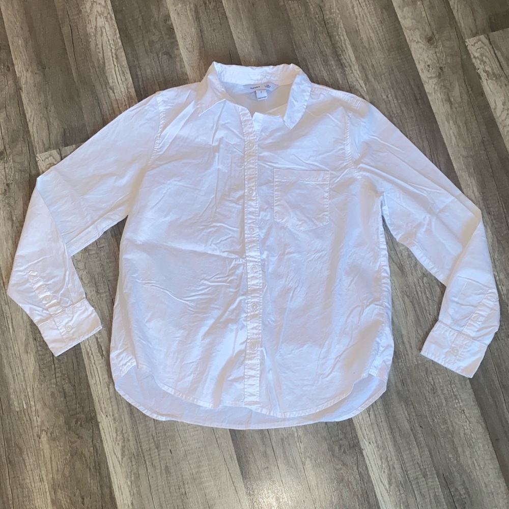 💚  3/$15 Old Navy White Button Down Shirt - Picture 2 of 2